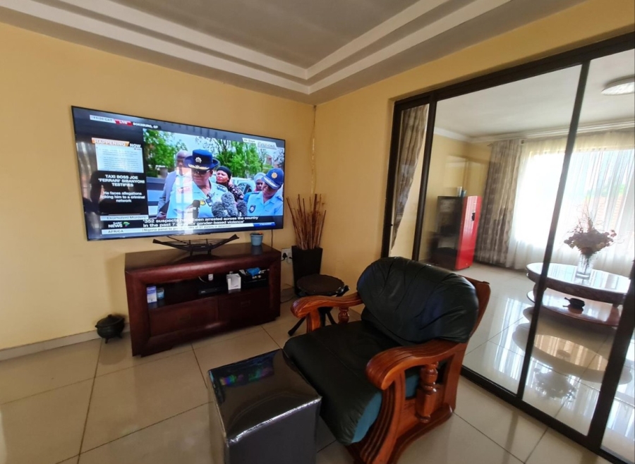 7 Bedroom Property for Sale in Klippoortje Gauteng
