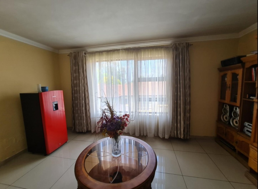 7 Bedroom Property for Sale in Klippoortje Gauteng