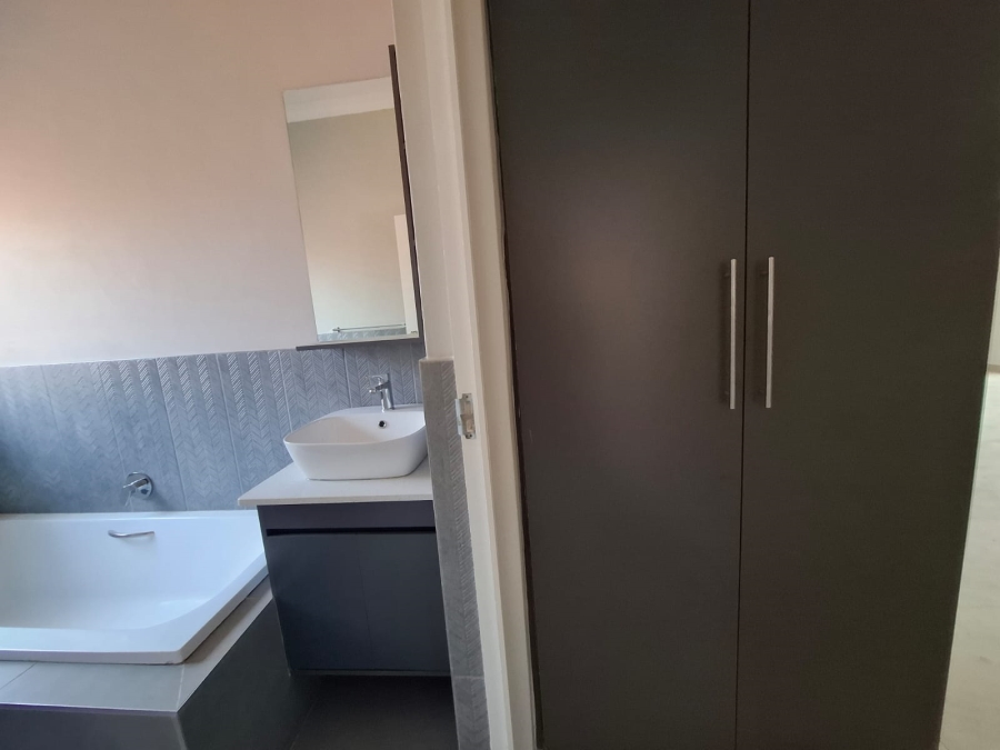 3 Bedroom Property for Sale in Annlin Gauteng