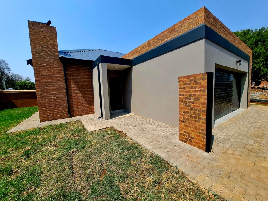 3 Bedroom Property for Sale in Annlin Gauteng