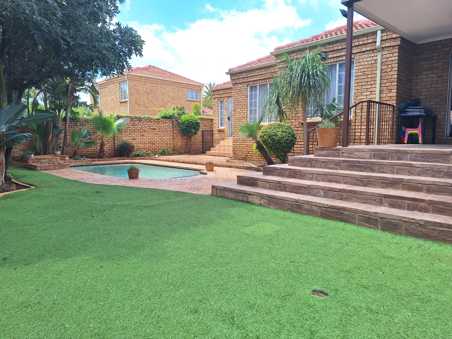 3 Bedroom Property for Sale in Amorosa Gauteng