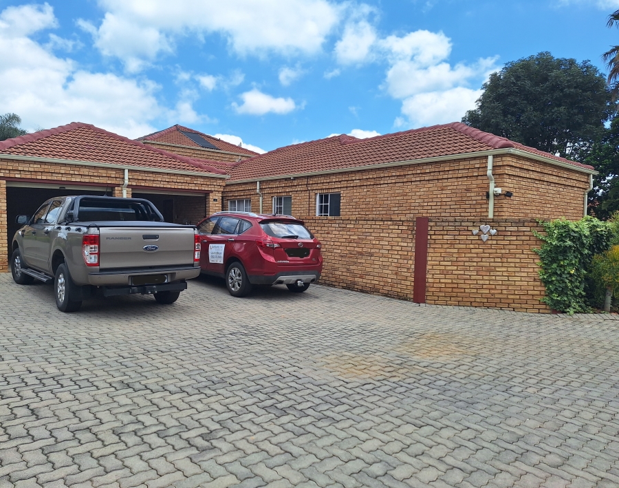3 Bedroom Property for Sale in Amorosa Gauteng