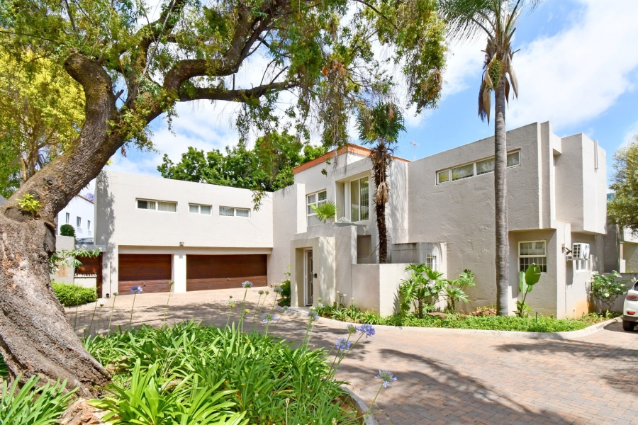 To Let 4 Bedroom Property for Rent in Wierda Valley Gauteng