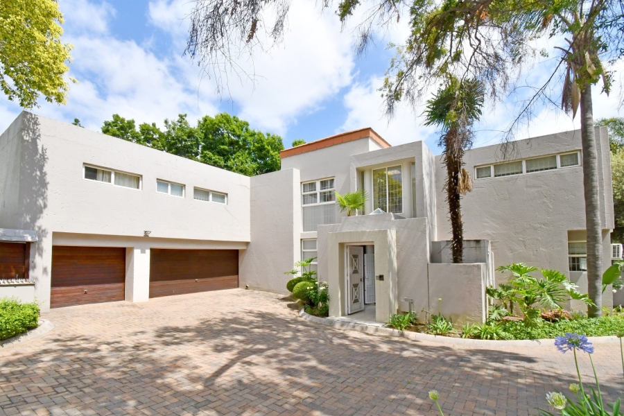 To Let 4 Bedroom Property for Rent in Wierda Valley Gauteng