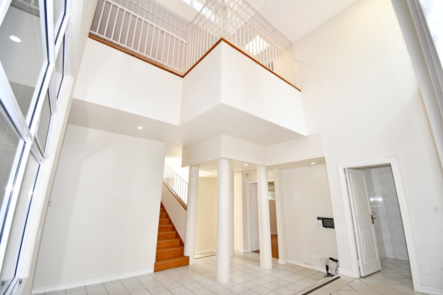To Let 4 Bedroom Property for Rent in Wierda Valley Gauteng