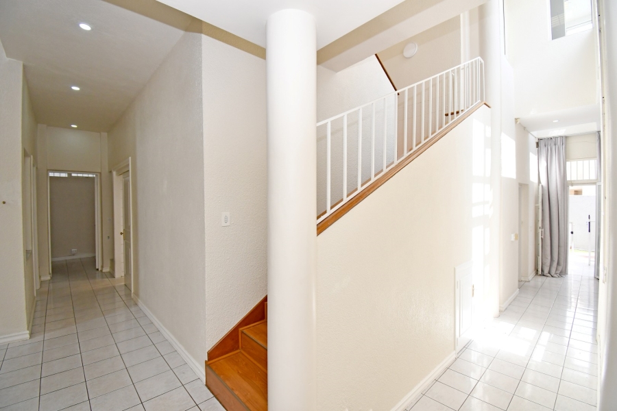 To Let 4 Bedroom Property for Rent in Wierda Valley Gauteng