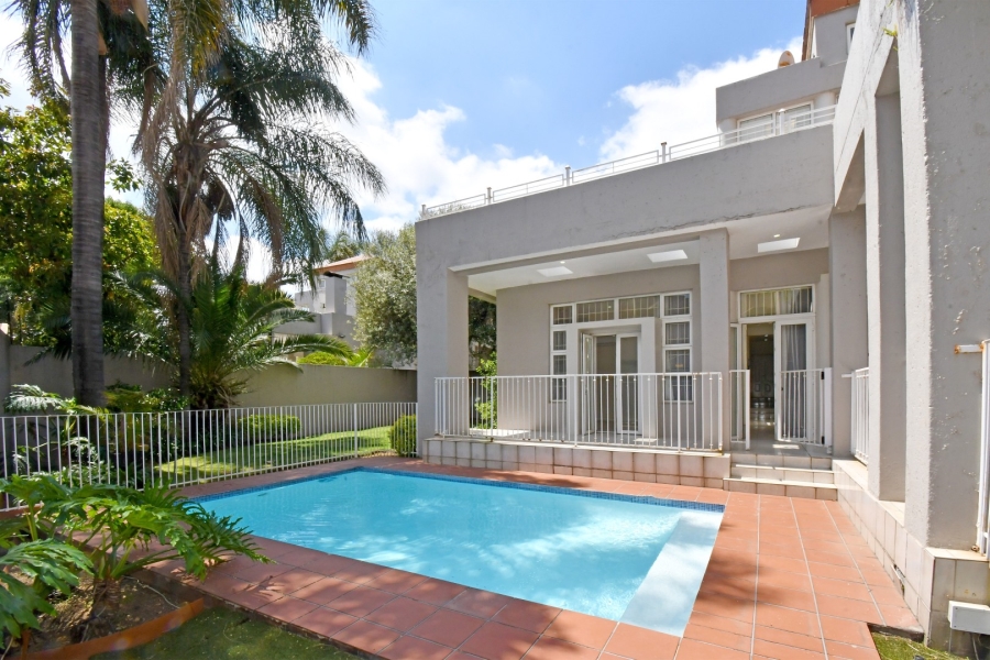 To Let 4 Bedroom Property for Rent in Wierda Valley Gauteng