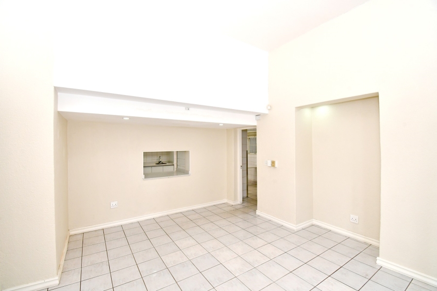 To Let 4 Bedroom Property for Rent in Wierda Valley Gauteng