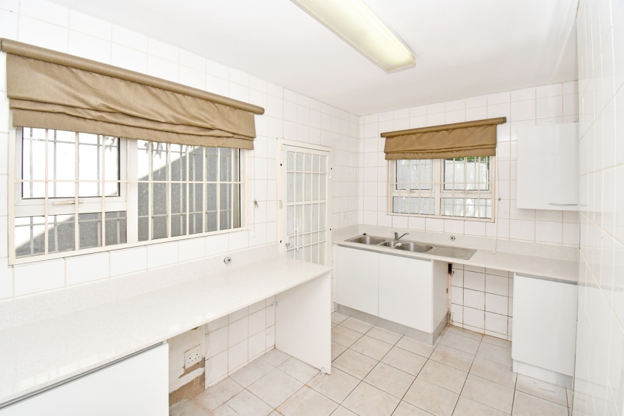 To Let 4 Bedroom Property for Rent in Wierda Valley Gauteng