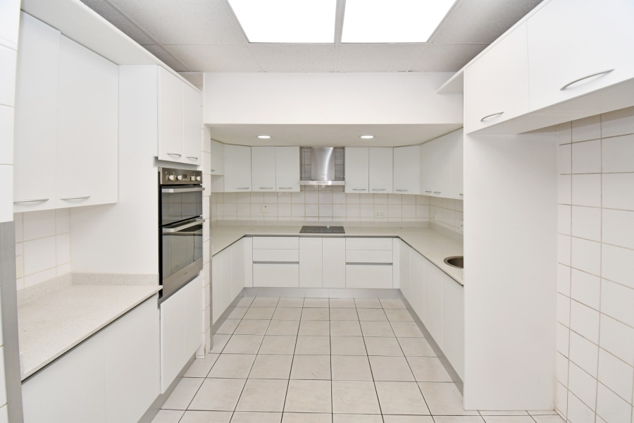 To Let 4 Bedroom Property for Rent in Wierda Valley Gauteng