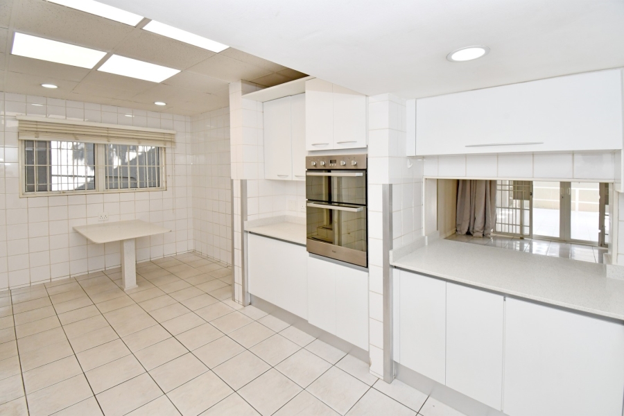To Let 4 Bedroom Property for Rent in Wierda Valley Gauteng