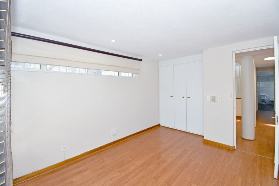 To Let 4 Bedroom Property for Rent in Wierda Valley Gauteng