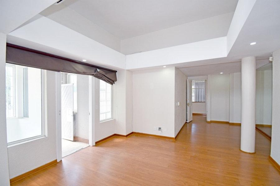 To Let 4 Bedroom Property for Rent in Wierda Valley Gauteng