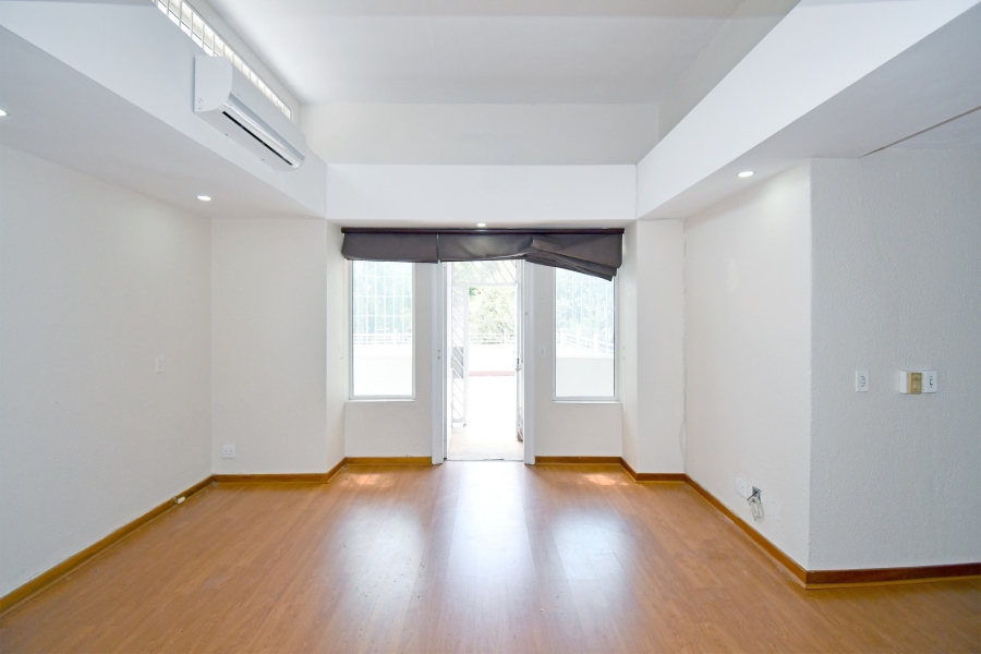 To Let 4 Bedroom Property for Rent in Wierda Valley Gauteng