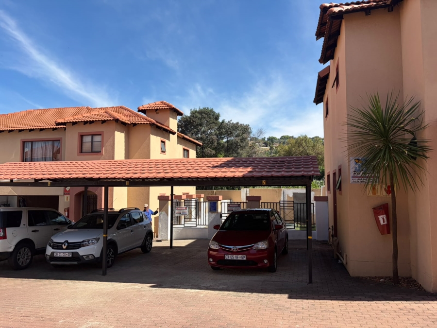 3 Bedroom Property for Sale in Oakdene Gauteng