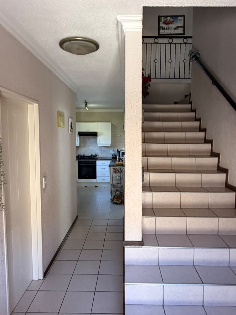 3 Bedroom Property for Sale in Oakdene Gauteng