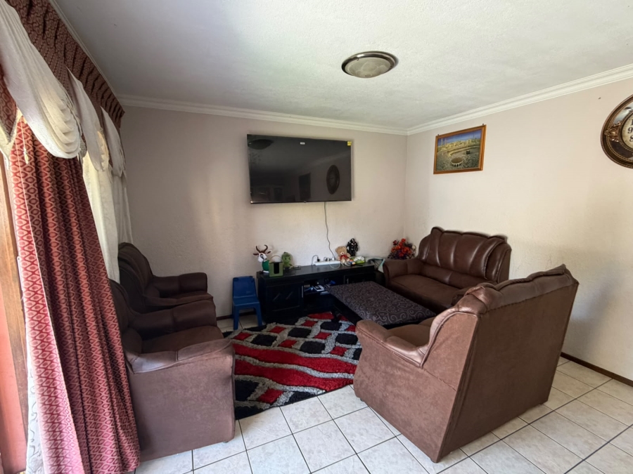 3 Bedroom Property for Sale in Oakdene Gauteng