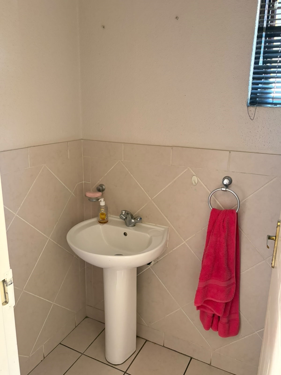 3 Bedroom Property for Sale in Oakdene Gauteng
