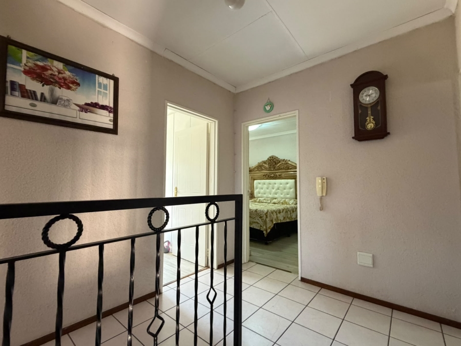 3 Bedroom Property for Sale in Oakdene Gauteng