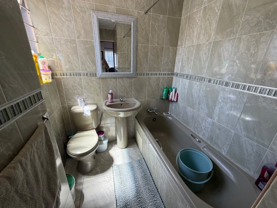 3 Bedroom Property for Sale in Ridgeway Gauteng