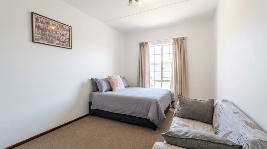 2 Bedroom Property for Sale in Grand Central Gauteng