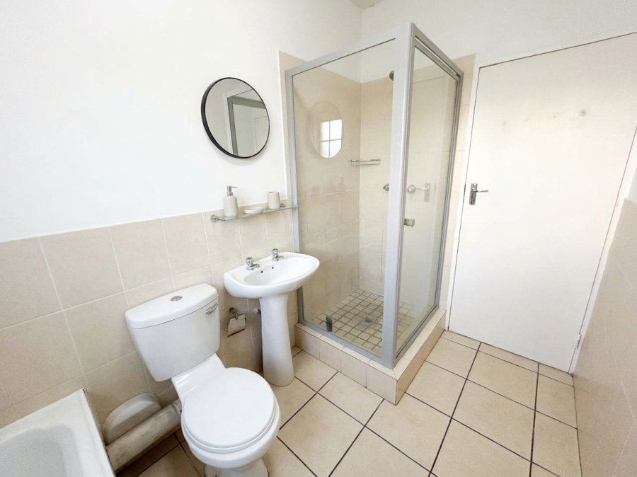 2 Bedroom Property for Sale in Grand Central Gauteng