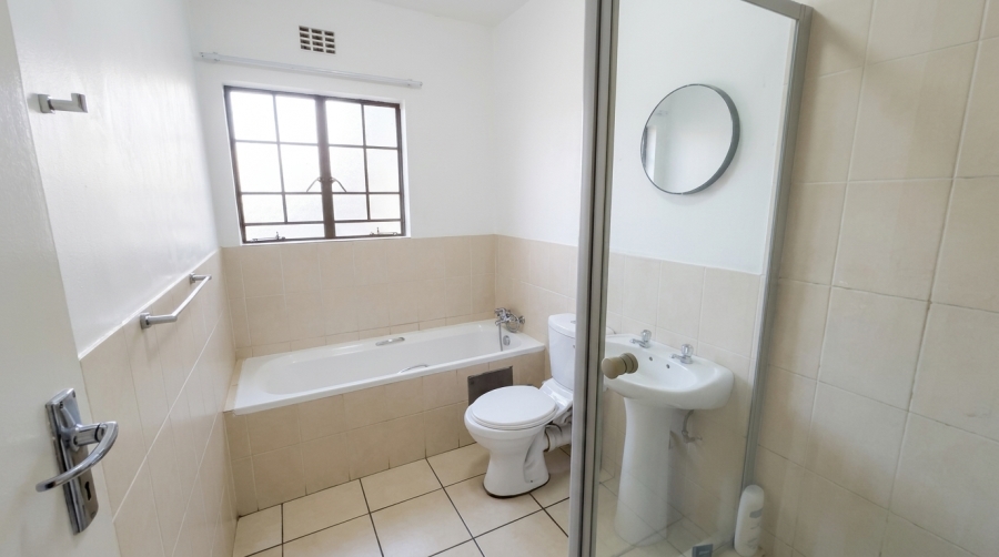 2 Bedroom Property for Sale in Grand Central Gauteng
