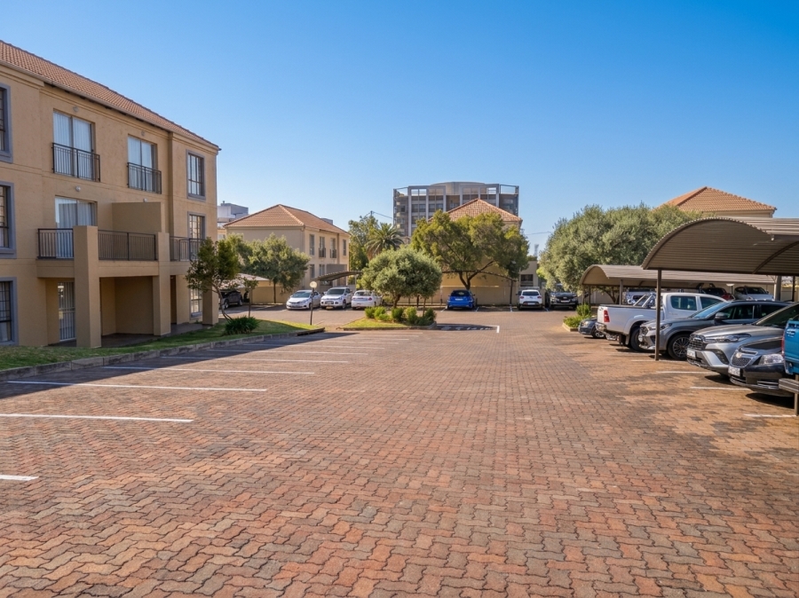 2 Bedroom Property for Sale in Grand Central Gauteng