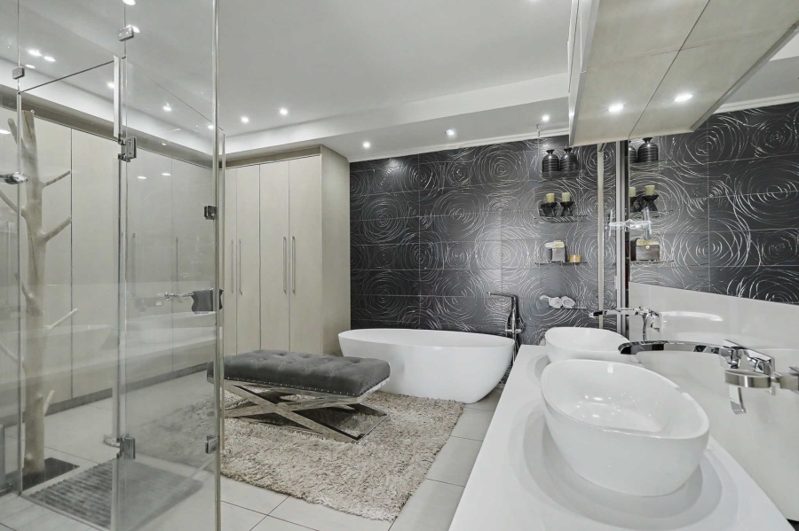 5 Bedroom Property for Sale in Northdene Gauteng