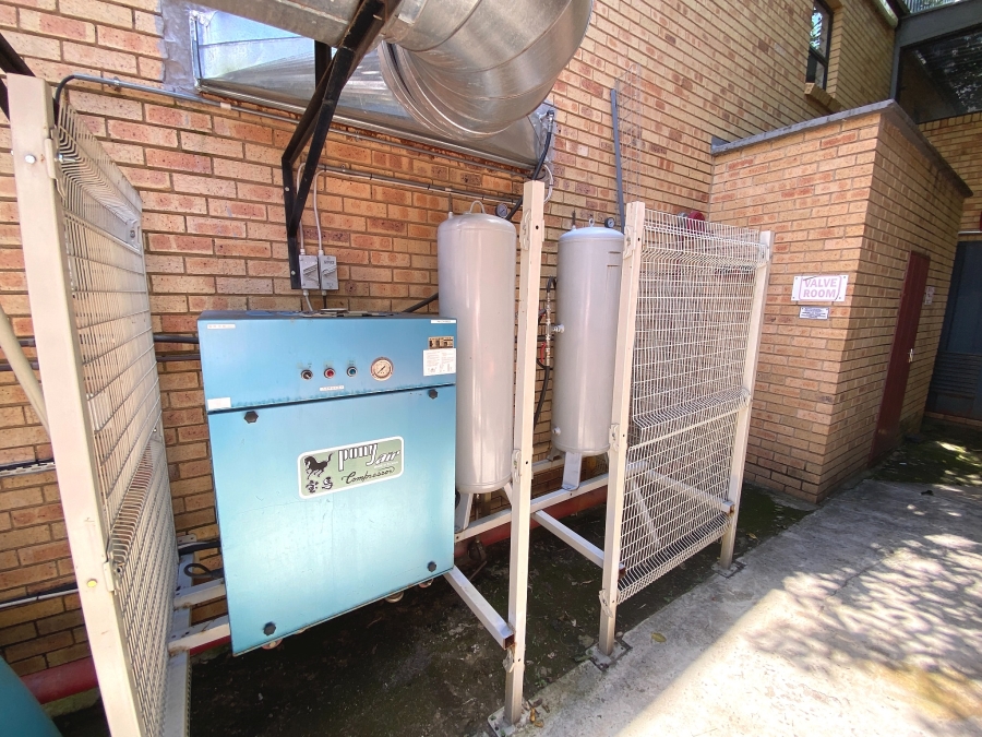 Commercial Property for Sale in Randjespark Gauteng