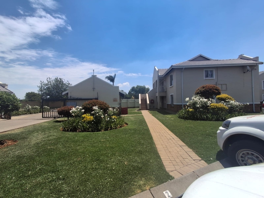 To Let 2 Bedroom Property for Rent in Norton Home Estate AH Gauteng