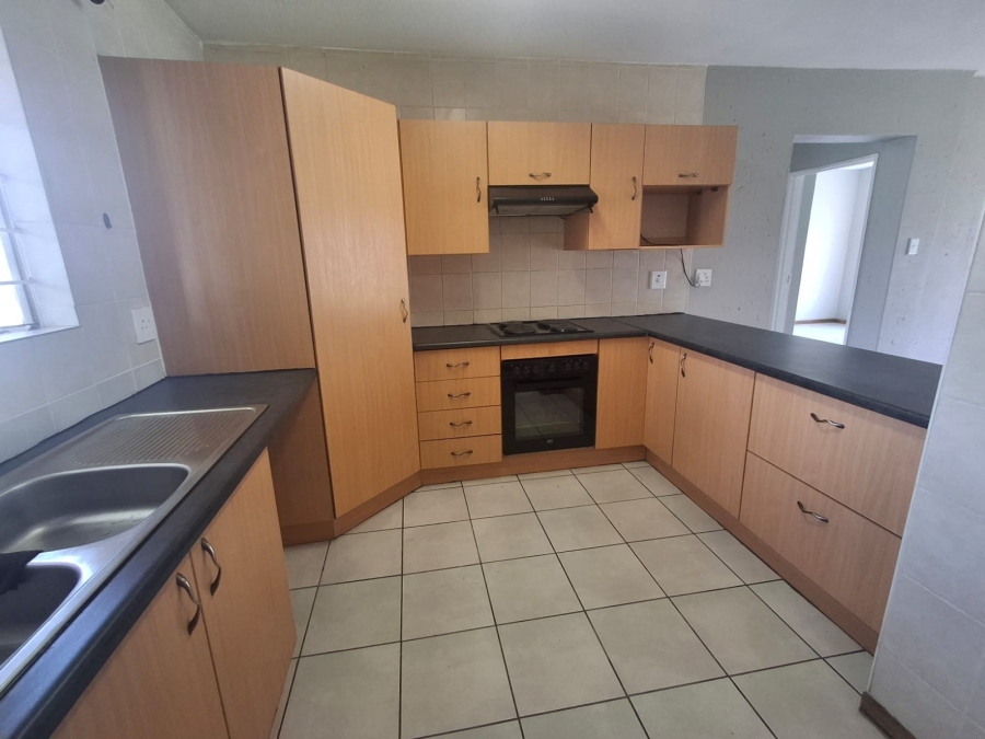 To Let 2 Bedroom Property for Rent in Norton Home Estate AH Gauteng