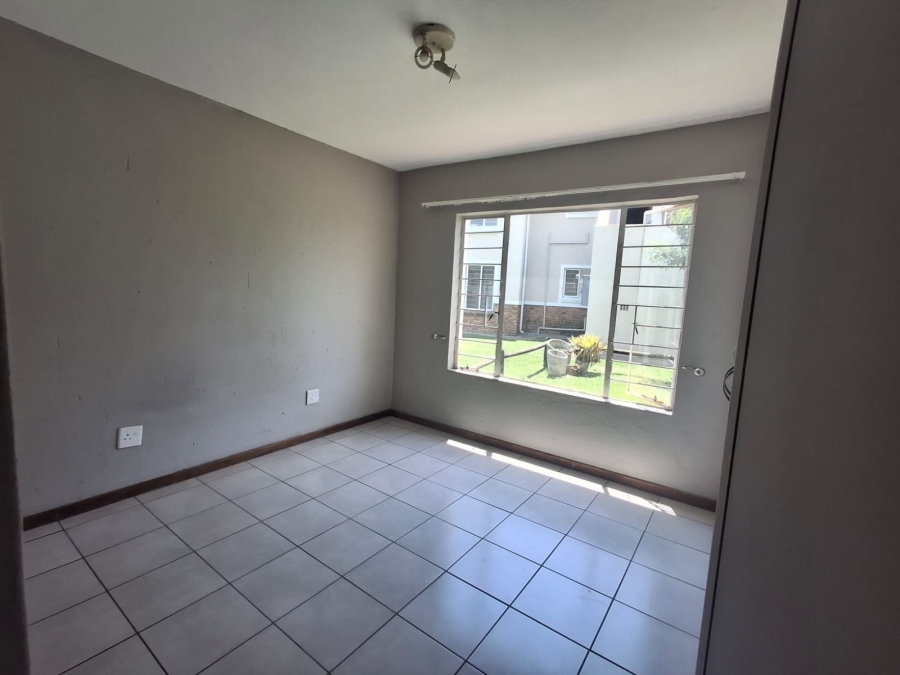To Let 2 Bedroom Property for Rent in Norton Home Estate AH Gauteng