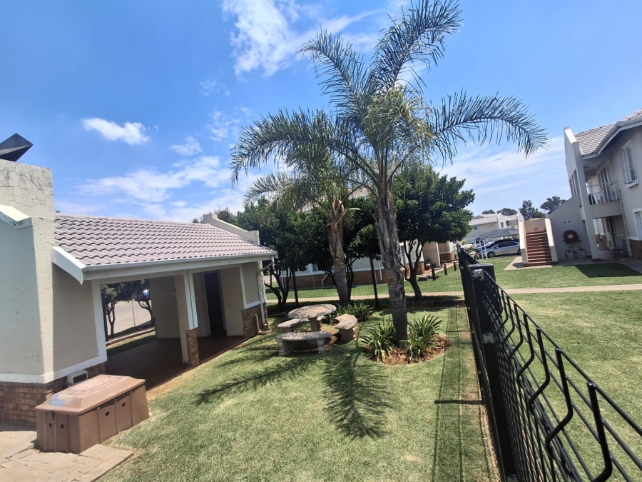 To Let 2 Bedroom Property for Rent in Norton Home Estate AH Gauteng