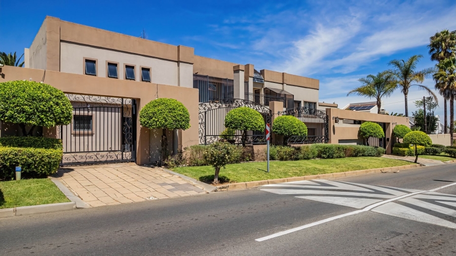 9 Bedroom Property for Sale in Farrarmere Gauteng