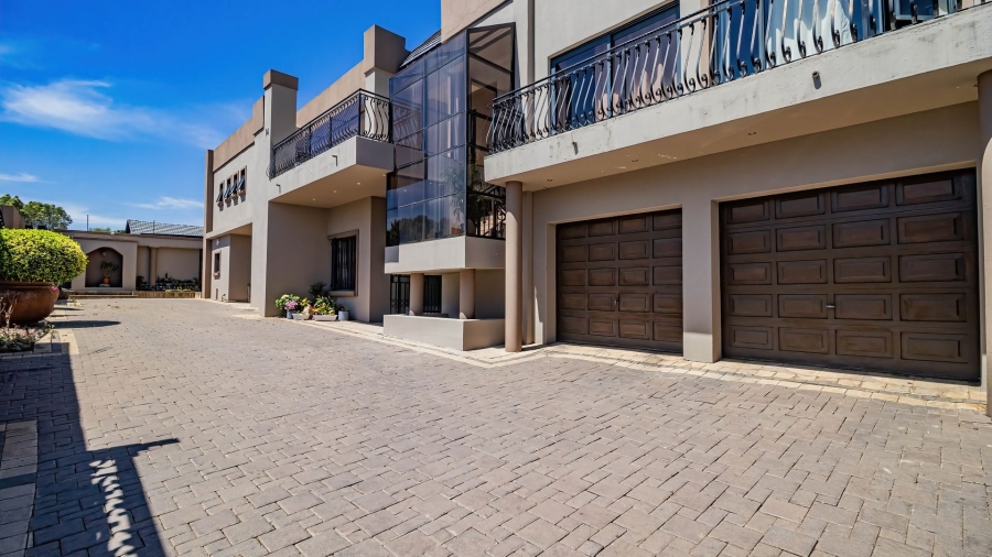 9 Bedroom Property for Sale in Farrarmere Gauteng