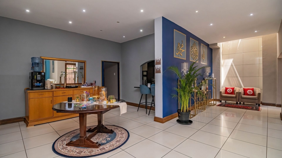 9 Bedroom Property for Sale in Farrarmere Gauteng