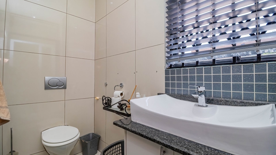 9 Bedroom Property for Sale in Farrarmere Gauteng