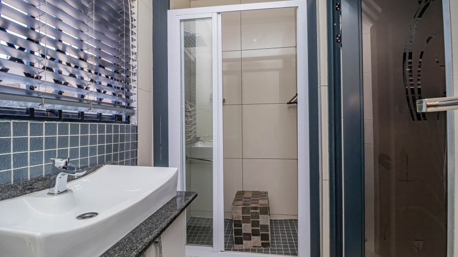 9 Bedroom Property for Sale in Farrarmere Gauteng