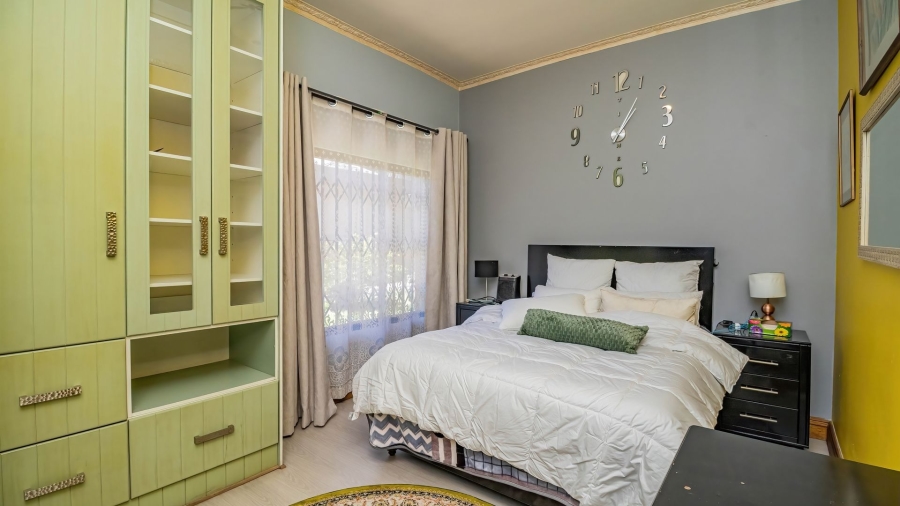 9 Bedroom Property for Sale in Farrarmere Gauteng