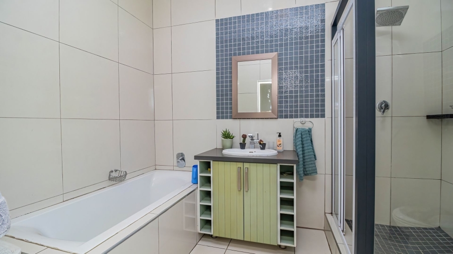 9 Bedroom Property for Sale in Farrarmere Gauteng