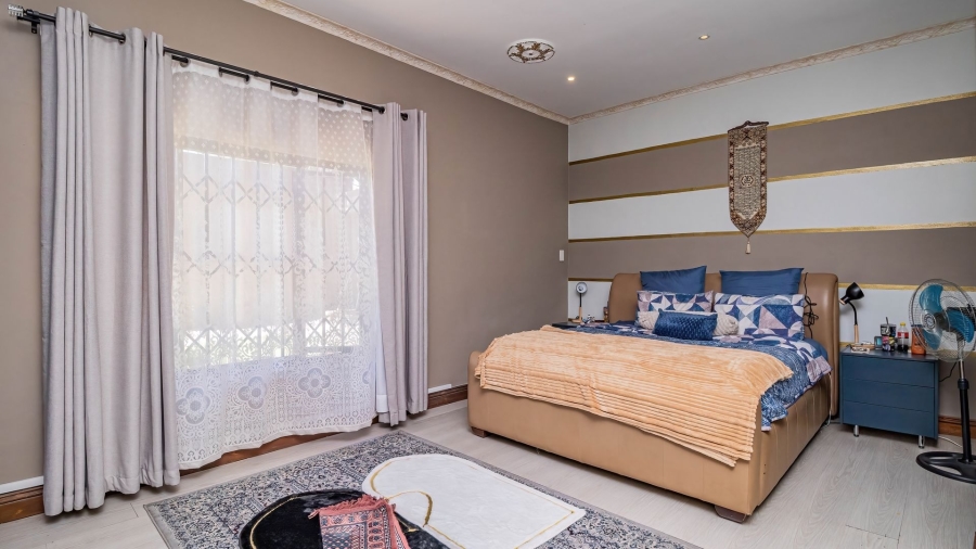 9 Bedroom Property for Sale in Farrarmere Gauteng