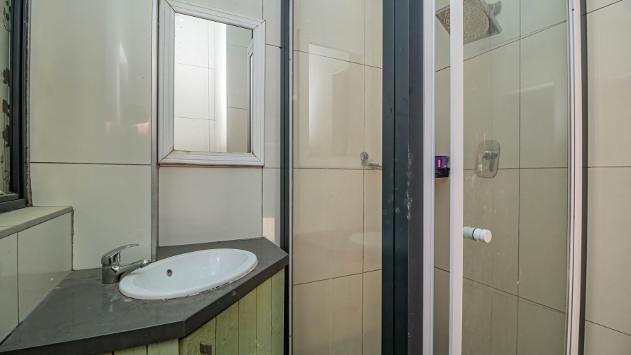 9 Bedroom Property for Sale in Farrarmere Gauteng