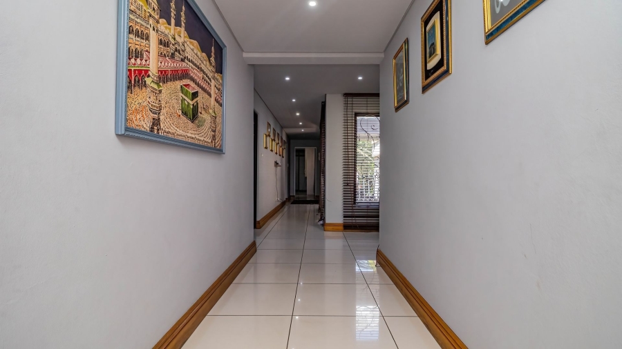 9 Bedroom Property for Sale in Farrarmere Gauteng