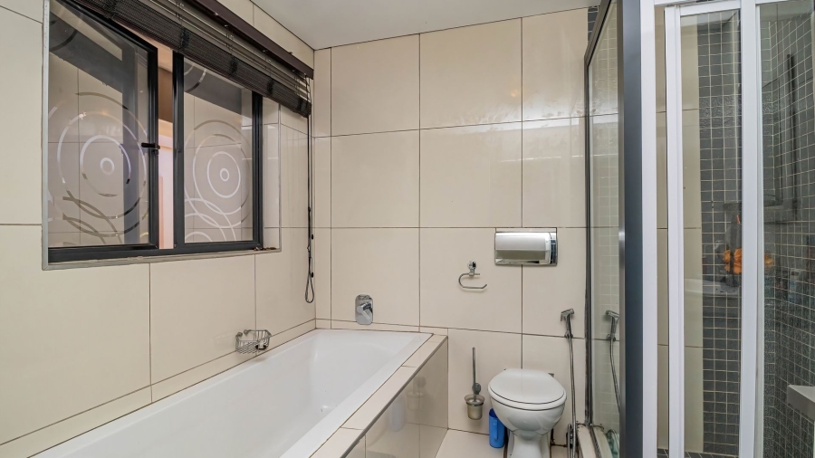 9 Bedroom Property for Sale in Farrarmere Gauteng