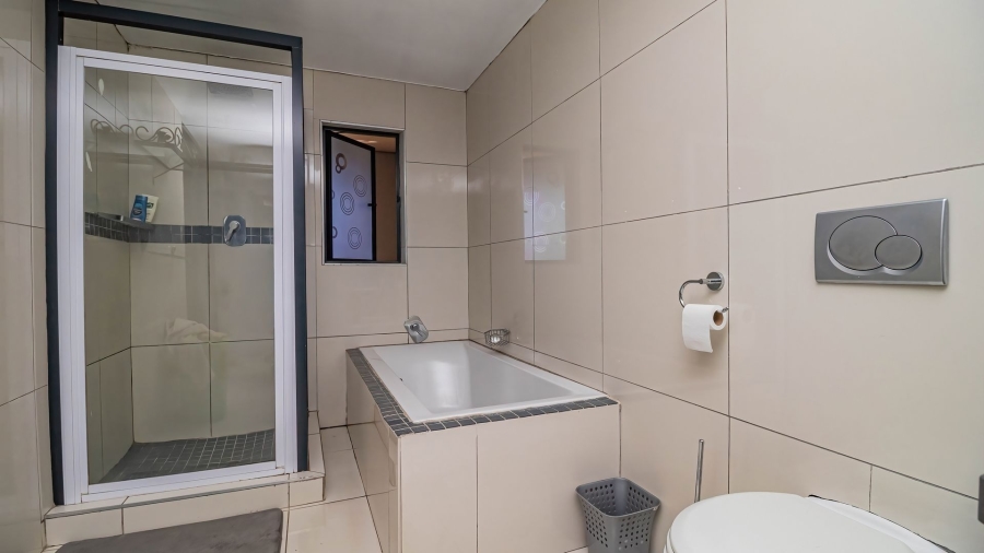 9 Bedroom Property for Sale in Farrarmere Gauteng