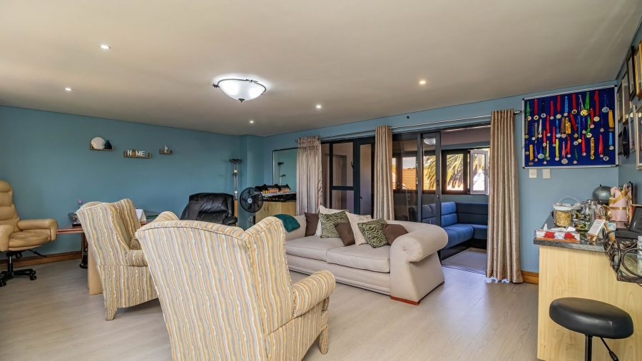 9 Bedroom Property for Sale in Farrarmere Gauteng