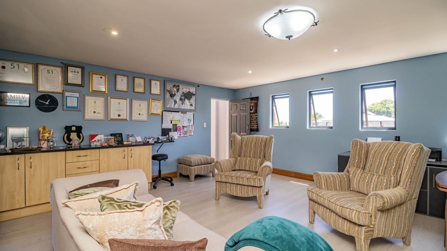 9 Bedroom Property for Sale in Farrarmere Gauteng