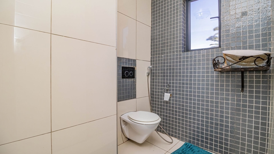 9 Bedroom Property for Sale in Farrarmere Gauteng