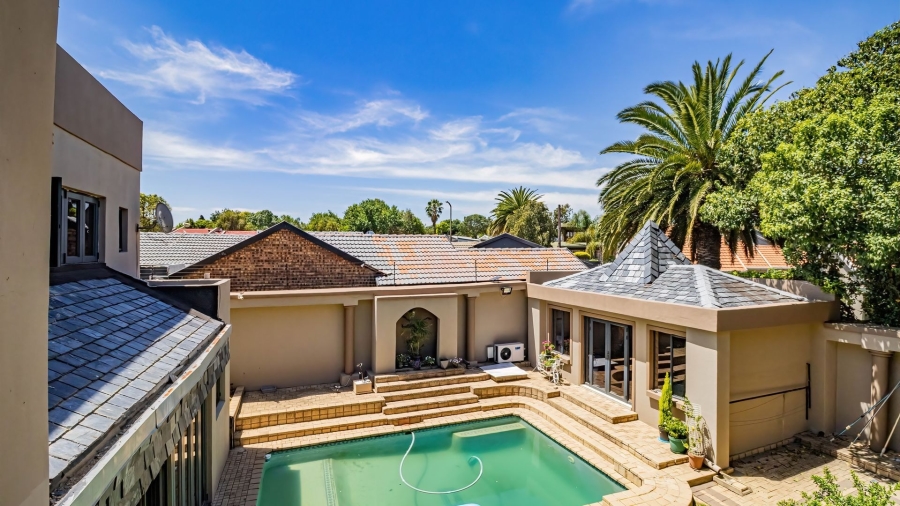 9 Bedroom Property for Sale in Farrarmere Gauteng